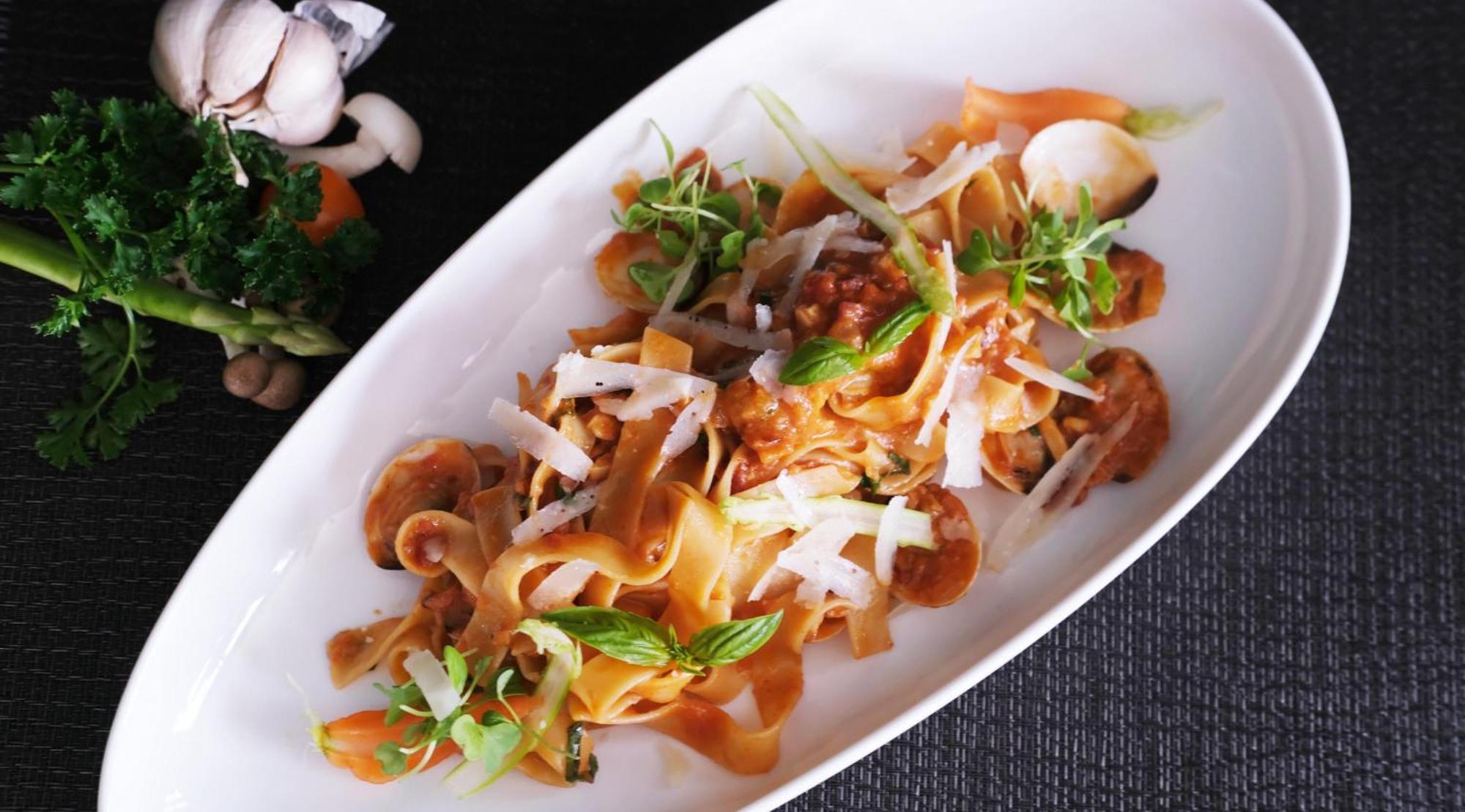 The Bloom Classic - Hotel And Bistro Hanoi Buitenkant foto