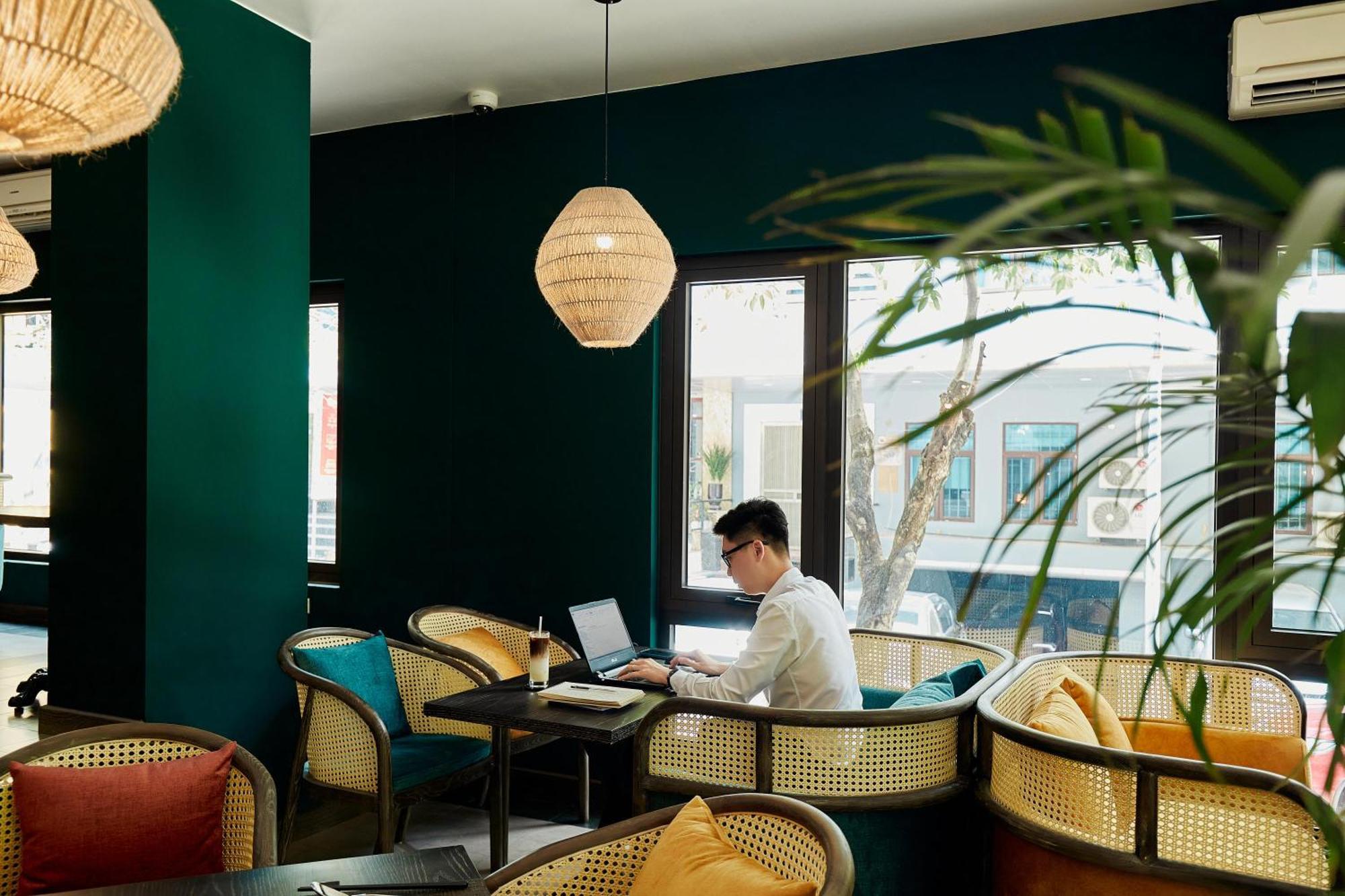 The Bloom Classic - Hotel And Bistro Hanoi Buitenkant foto
